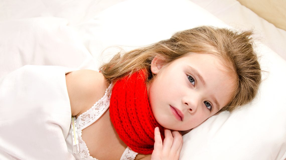 Halsschmerzen bei Kindern behandeln